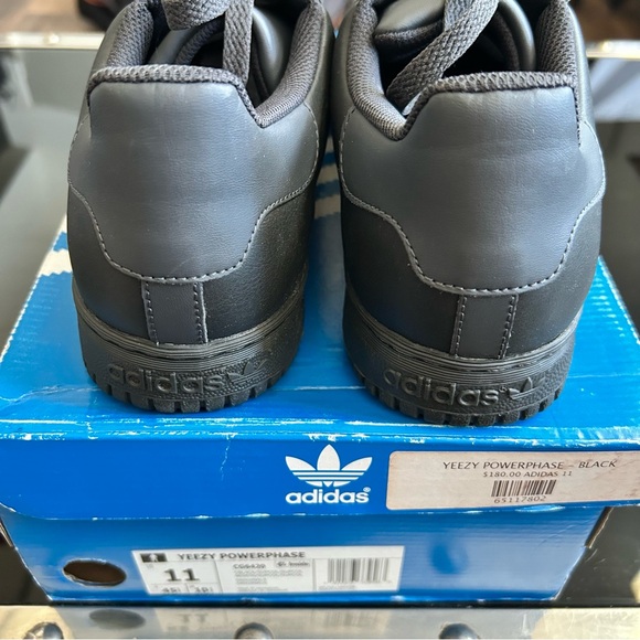 Adidas - Picture 5 of 8